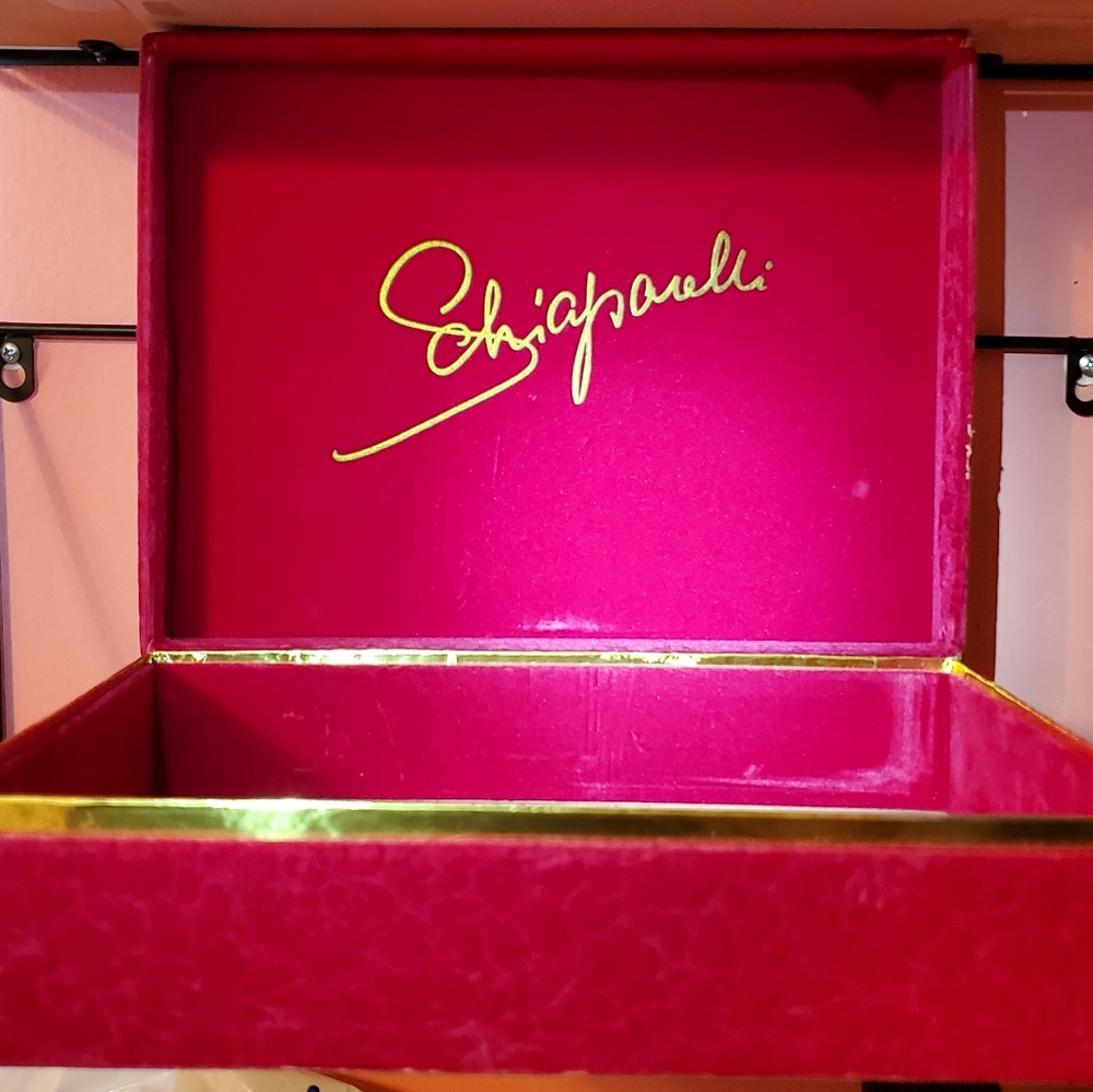 Elsa Schiaparelli Shocking Pink Vintage Box